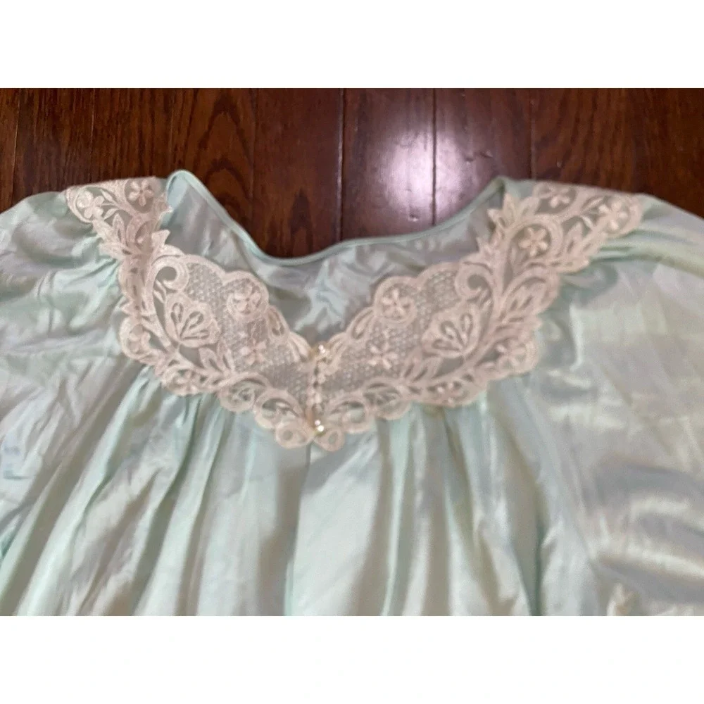 Vintage Shadowline Pastel Green‎ Peignoir Robe Medium Silky Full Length
